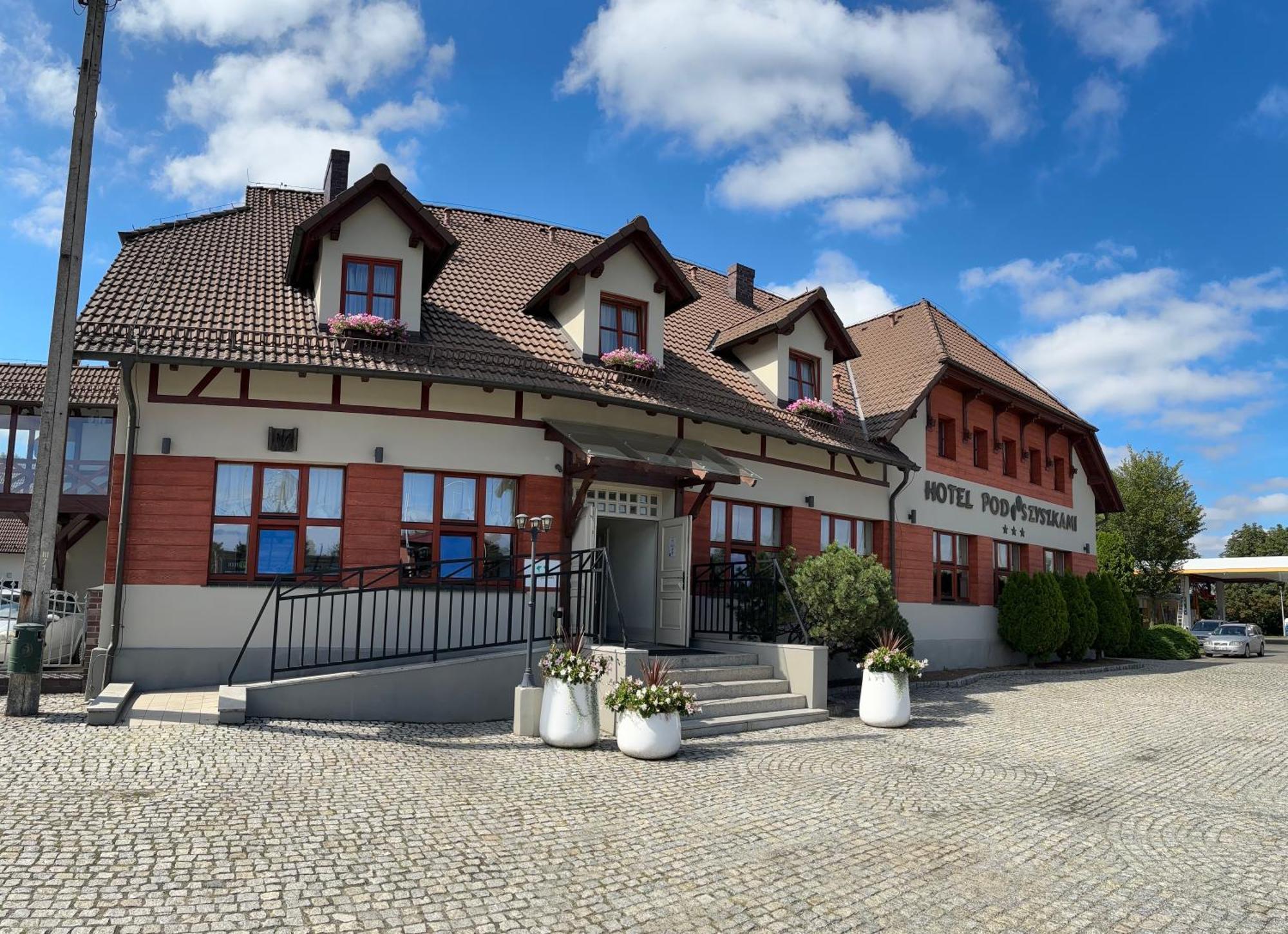 Hotel Zajazd Pod Szyszkami Krotoszyn Exterior foto